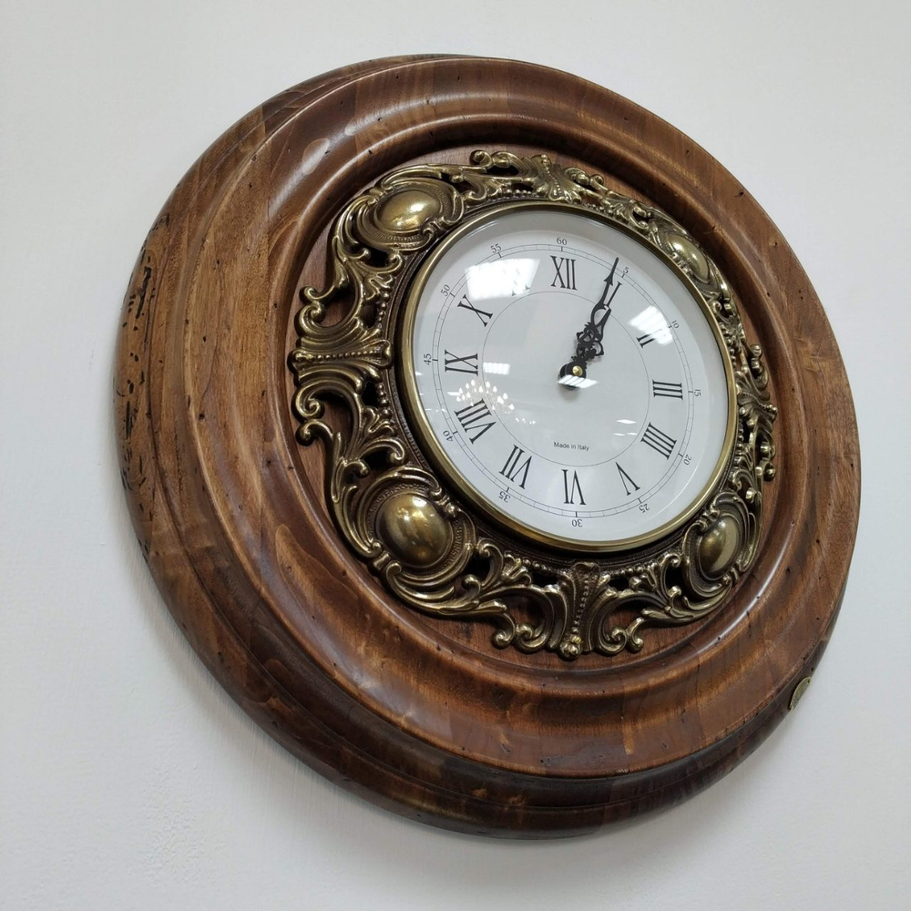 Часы ажурные