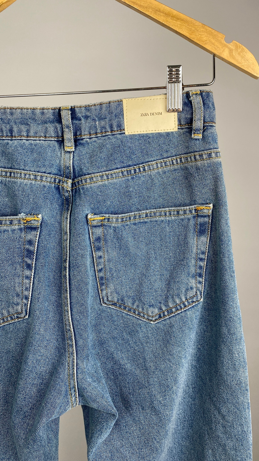 Джинсы Zara