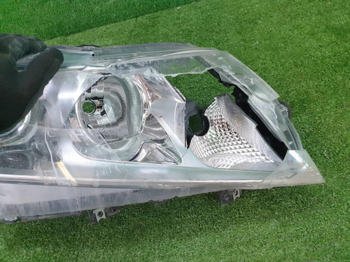 Битая Фара правая Suzuki Vitara 2 (2014-2019) галоген