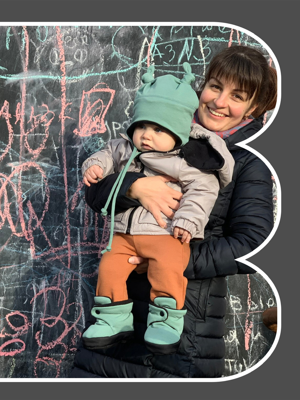 Мультисезонная шапка с помпоном (черный)