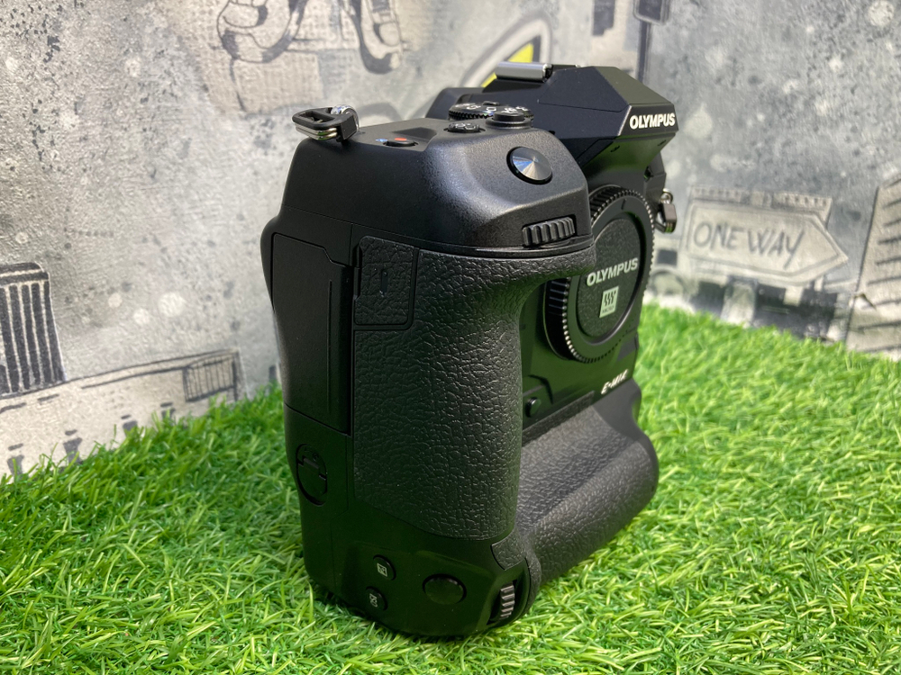 Olympus OM-D E-M1X Новый