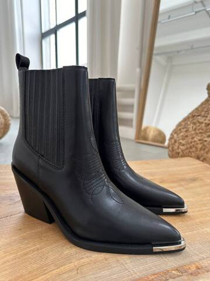 Казаки из натуральной кожи