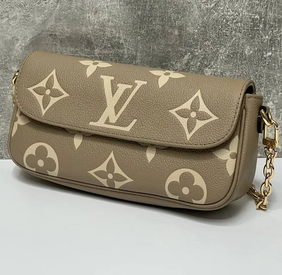 Кошелек женский Louis Vuitton Ivy на цепочке бежевый