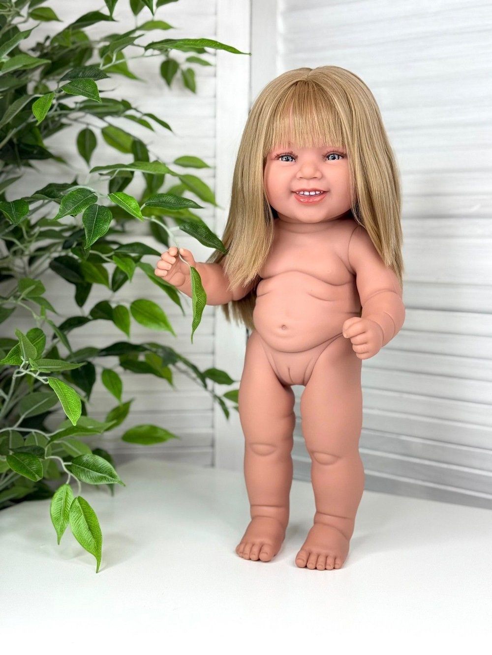 Кукла Manolo Dolls виниловая SARA 47см (7400)