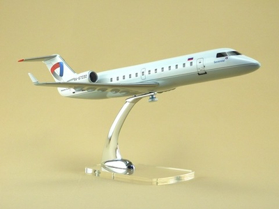 Модель самолета CRJ-200 (М1:72, Северсталь)