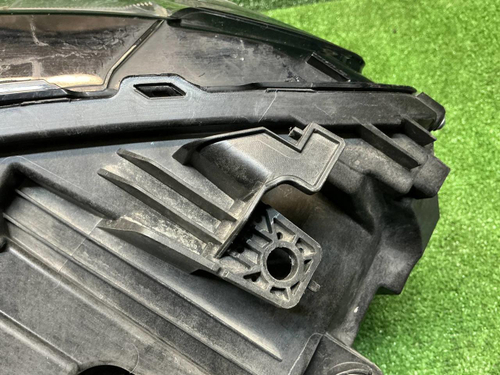 Фара правая Geely Monjaro (2021-н.в.) LED