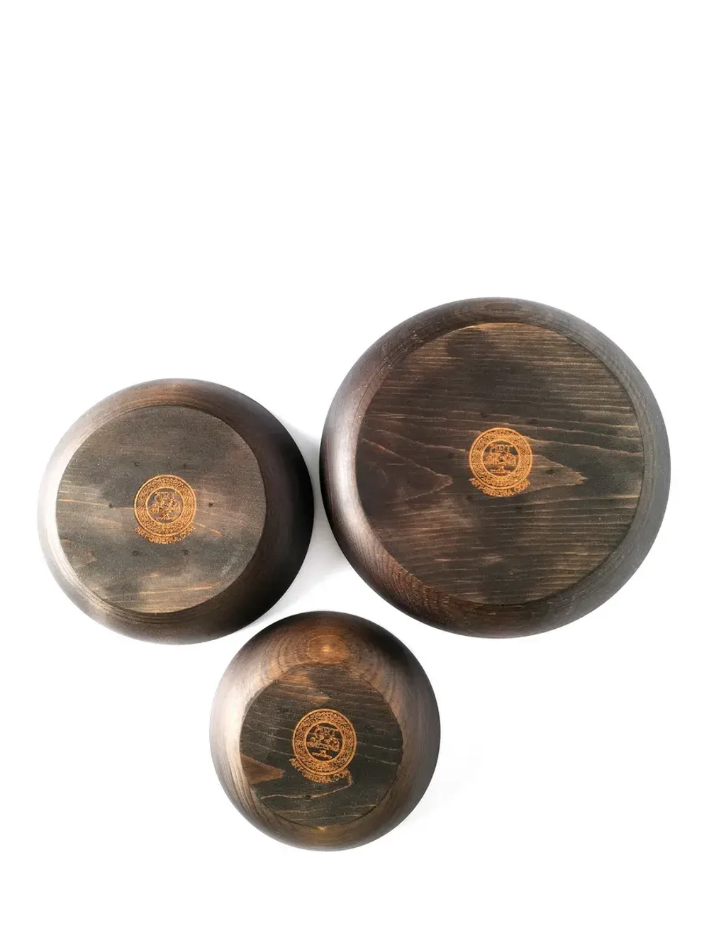 Набор деревянных сервировочных тарелок из кедра