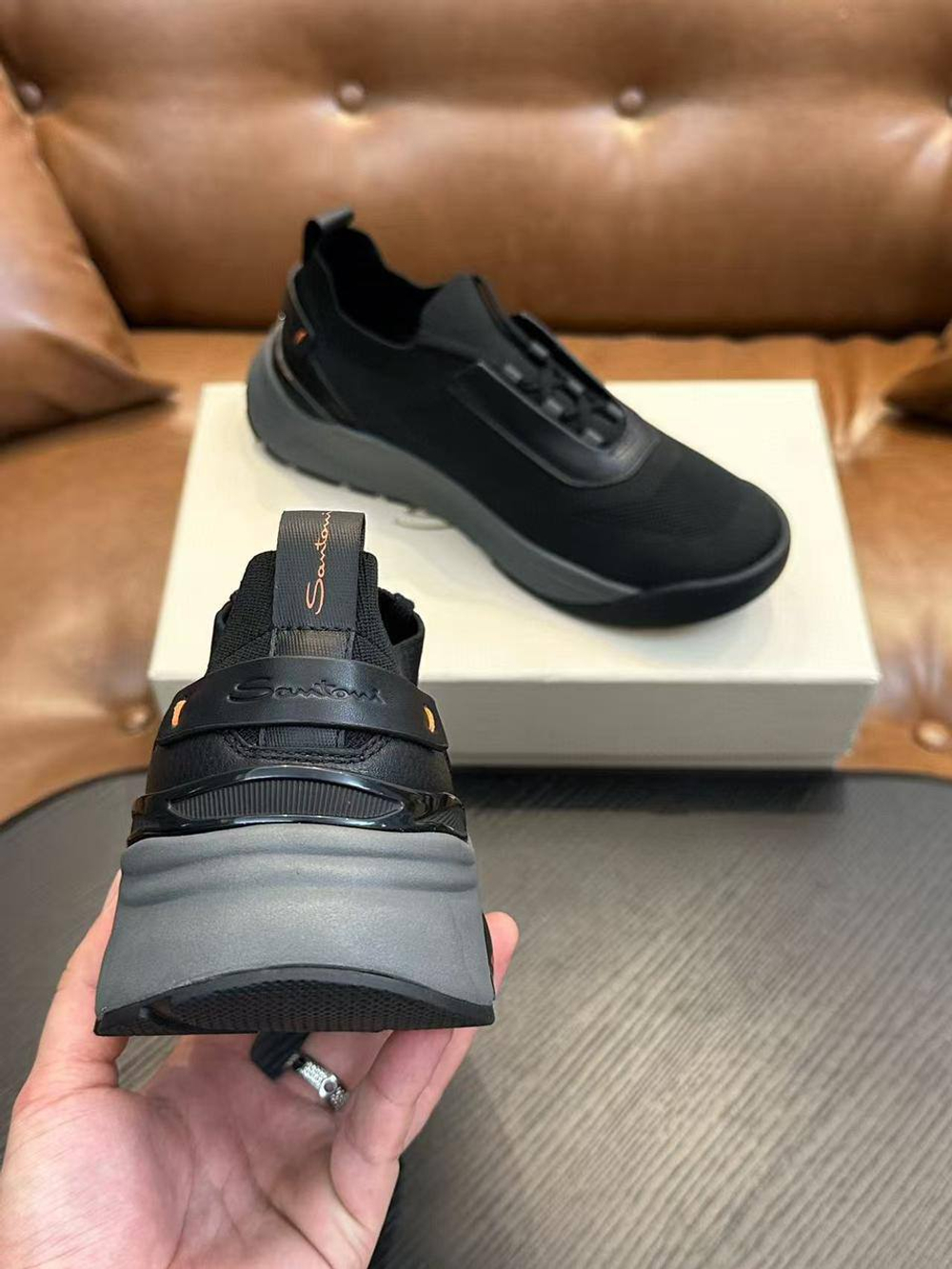 Кроссовки Santoni