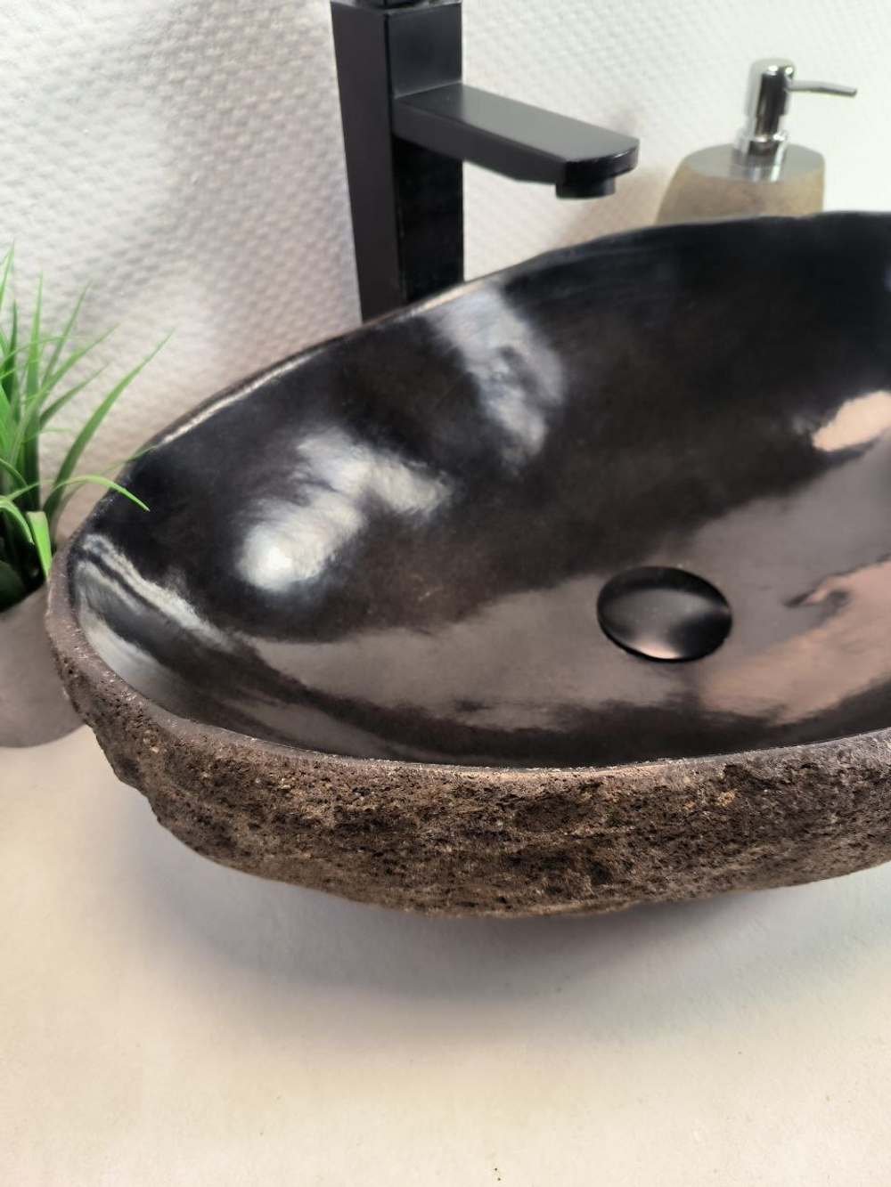 Раковина из речного камня RS-65623 51*32*15 0862