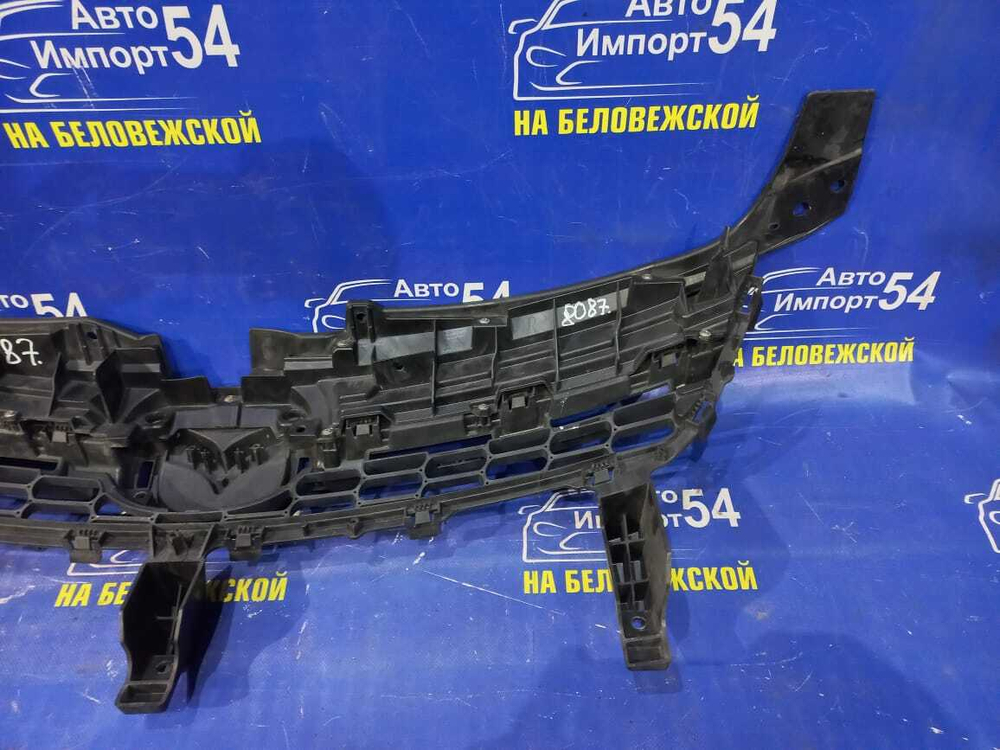Решетка радиатора MAZDA MPV 2006-2007