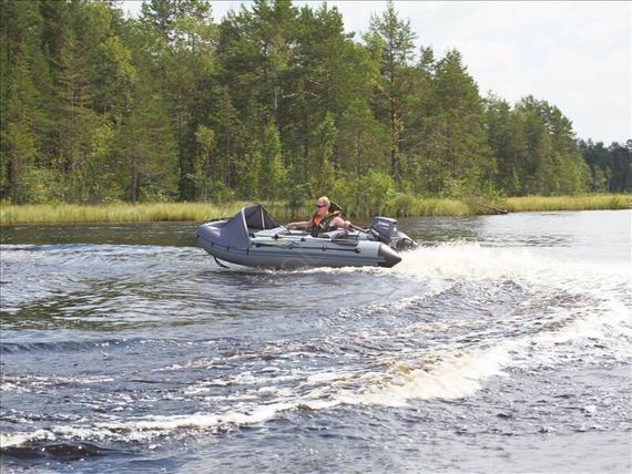 Лодка Адмирал 305