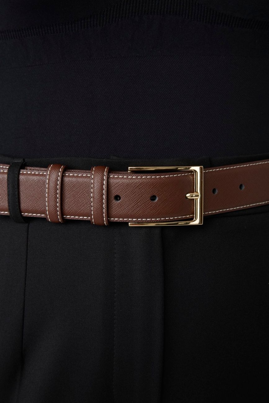 Классический ремень из кожи saffiano c контрастной отстрочкой, 35 мм, коричневый