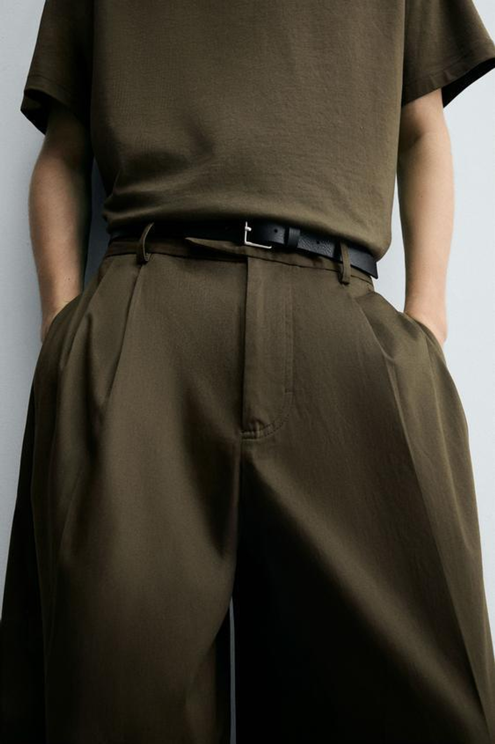 ZARA БРЮКИ RELAXED FIT СО СКЛАДКАМИ, СВЕТЛЫЙ ХАКИ