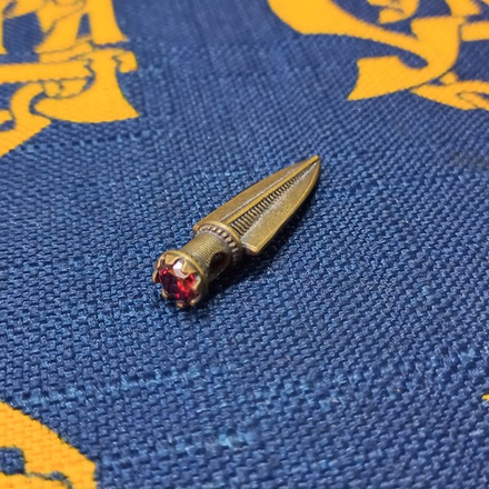 Подвеска. Стрела Перуна малая с камнем