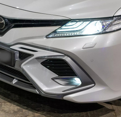 Накладка GT на передний бампер Toyota Camry XV70