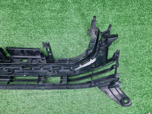 Решетка переднего бампера Land Cruiser 300 (21-нв)