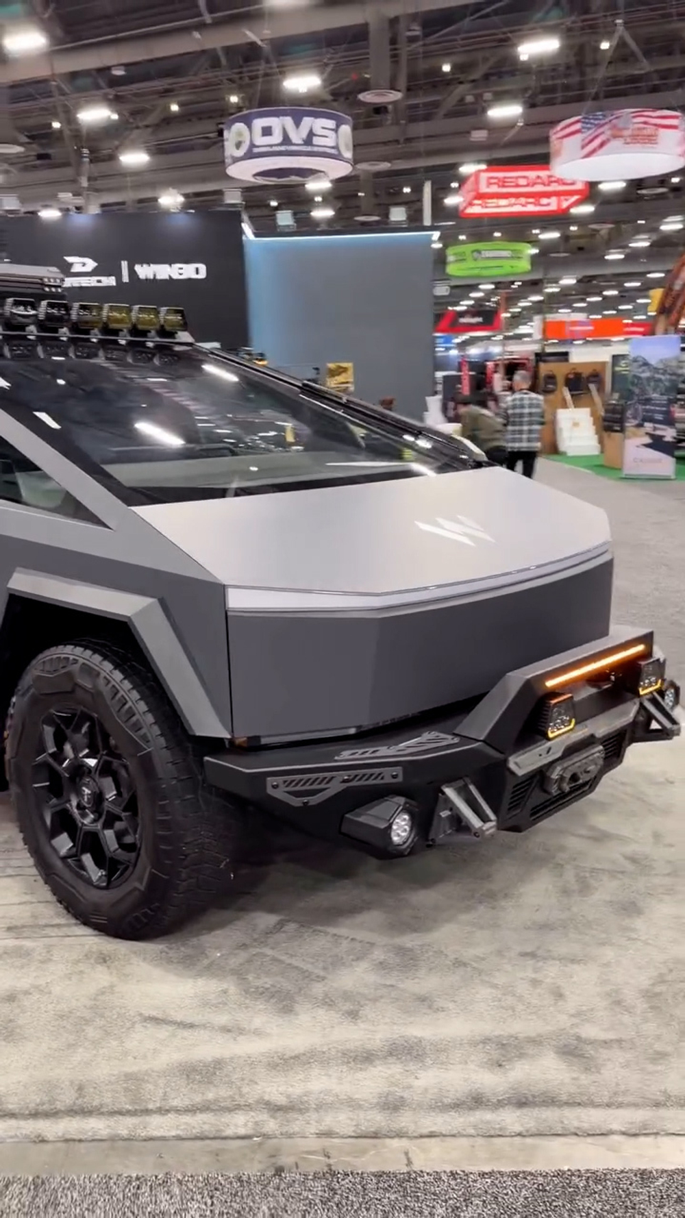 Обвес с платформой на крышу для Tesla Cybertruck 2023+ Тесла Кибертрак доп.свет на крышу стальной бампер защитный тюнинг