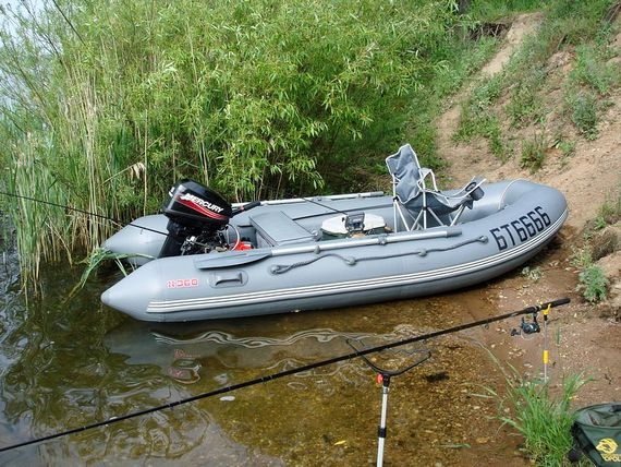 Лодка Мнев и К КАЙМАН N-360 (серый)