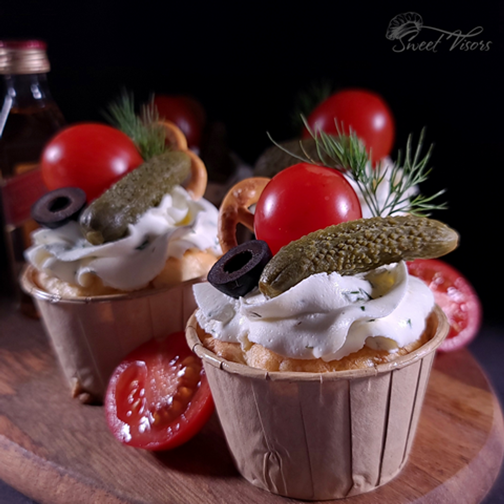 Закусочный Капкейк подарок для мужчины. Кондитерская Sweet Visors Сладкие Козырьки. Кондитер Светлана Дегтерева. Десерты ручной работы на заказ в СПБ.