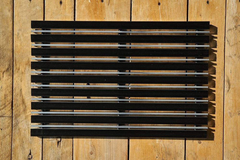 Придверная решетка Gidrolica Step – резина + скребок, 390×590 мм