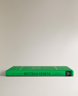 The Little Book of Bottega Veneta. Иллюстрированная книга о модном доме Bottega Veneta (на английском языке)