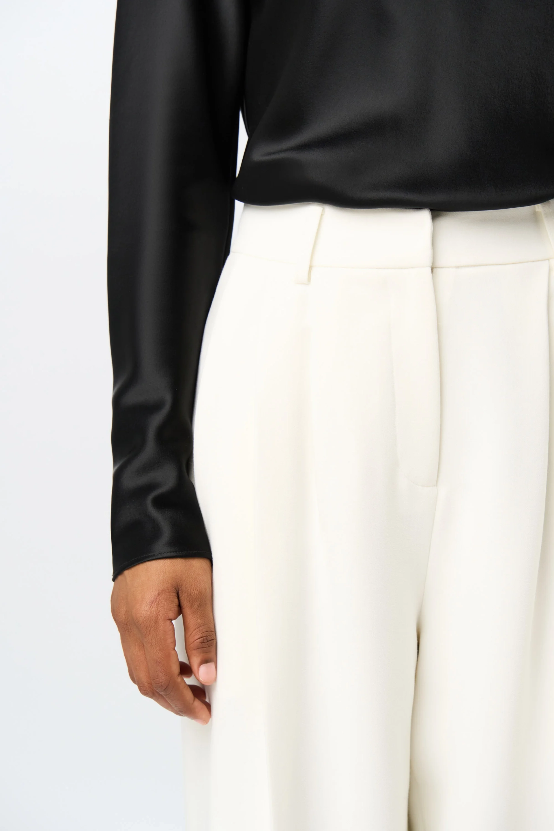 Прямые брюки со складками