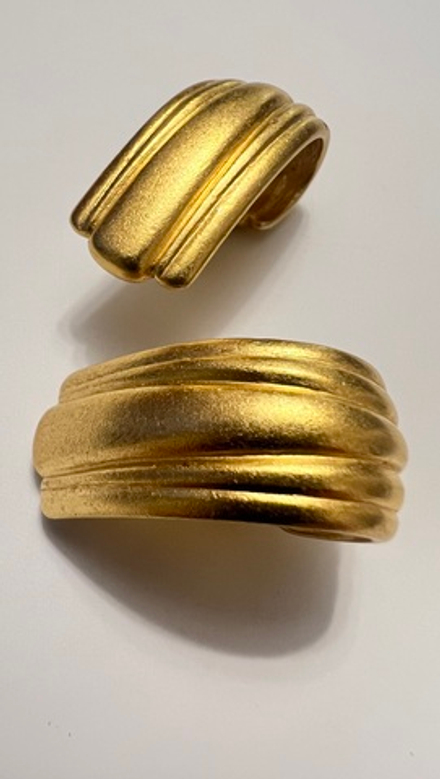 Крупные матовые клипсы MONET