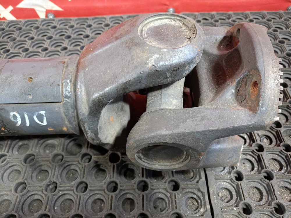 Вал карданный 1720 мм.