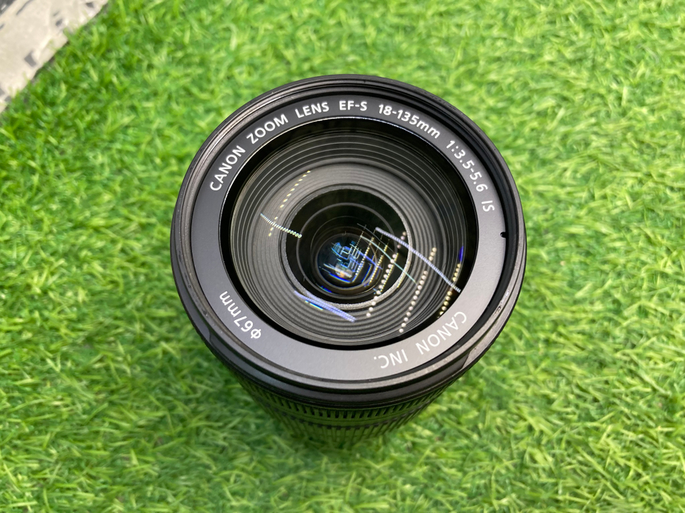 Canon EF-S 18-135mm 3.5-5.6 IS