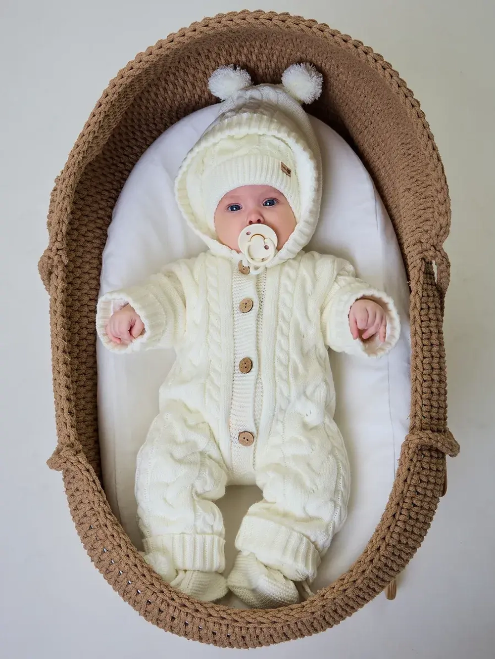 Вязаный конверт на выписку для новорожденного теплый