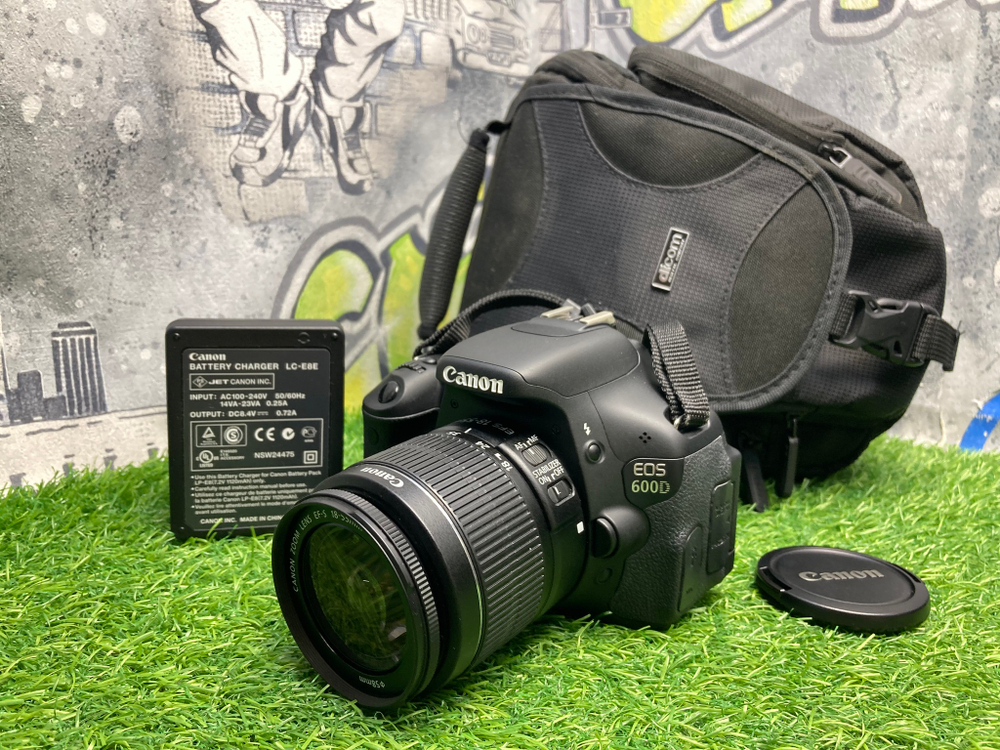 Canon 600D + 18-55mm 3.5-5.6 IS II (990 кадров)