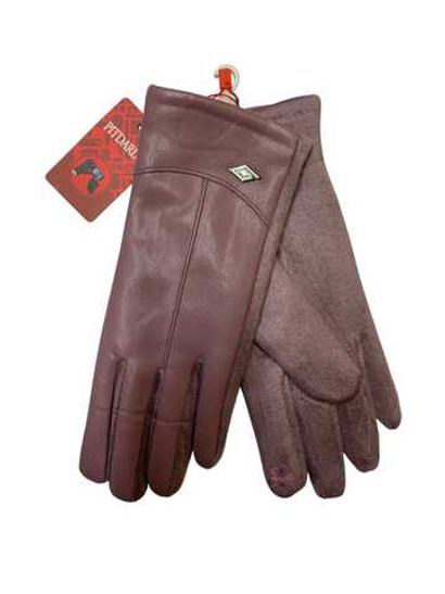 Перчатки. Женские. Материал верха: Эко кожа. Замша. Подклад: Плюш-флис. Сверху эко кожа, ладошка замша. Сенсорные. В упаковке 12 шт разные цвета.