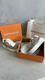 Naked Wolfe