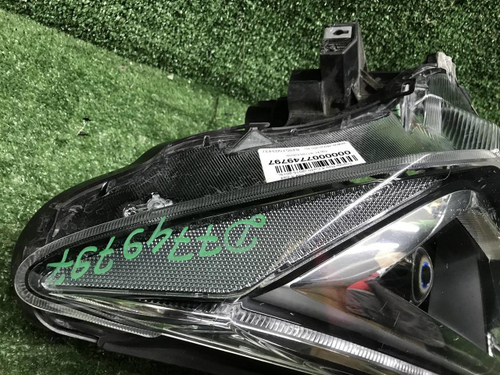 Битая Фара левая Toyota Rav 4 CA40 (2015-2019) LED
