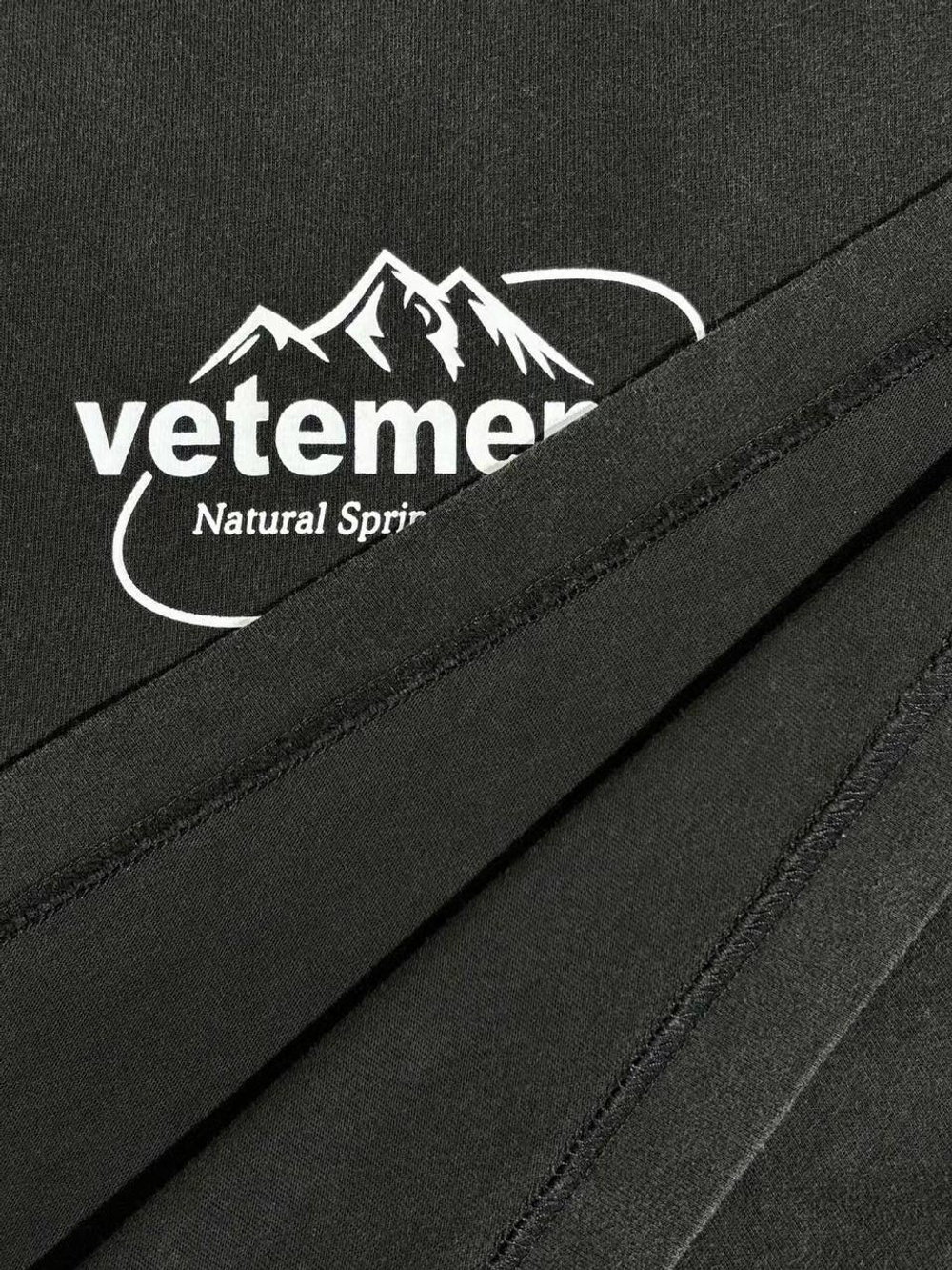 Футболка Vetements