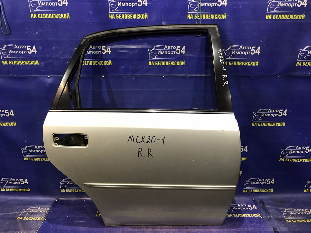 Дверь задняя правая TOYOTA PRONARD 2000