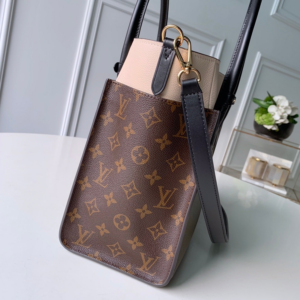 Louis Vuitton On My Side MM
