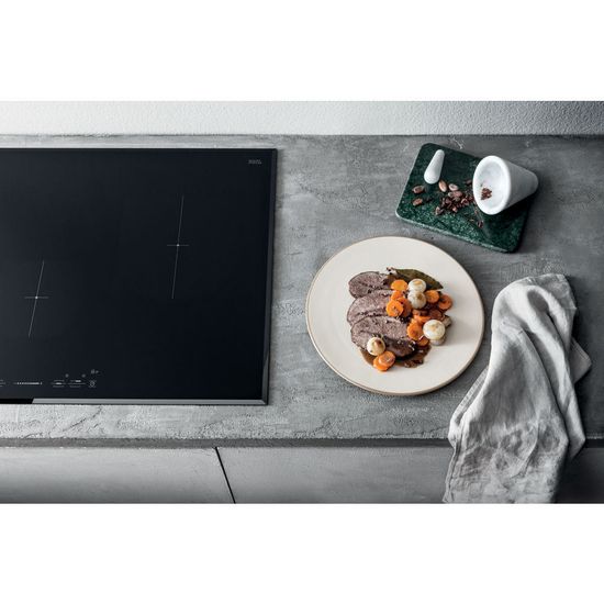 Индукционная варочная панель Hotpoint-Ariston KIS 841 F B