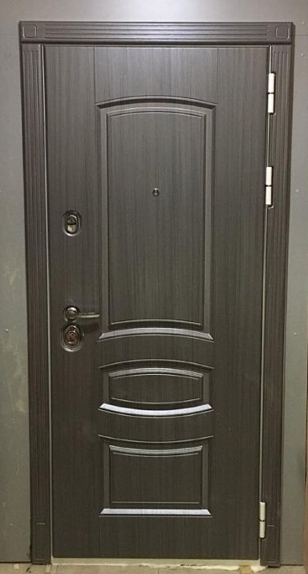 Входная металлическая дверь с зеркалом Diva МД-42 / Большое зеркало Силк шампань/слоновая кость (белая коробка) 3К с шумоизоляцией