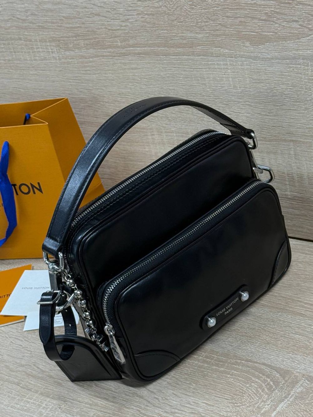 Сумка-мессенджер Louis Vuitton