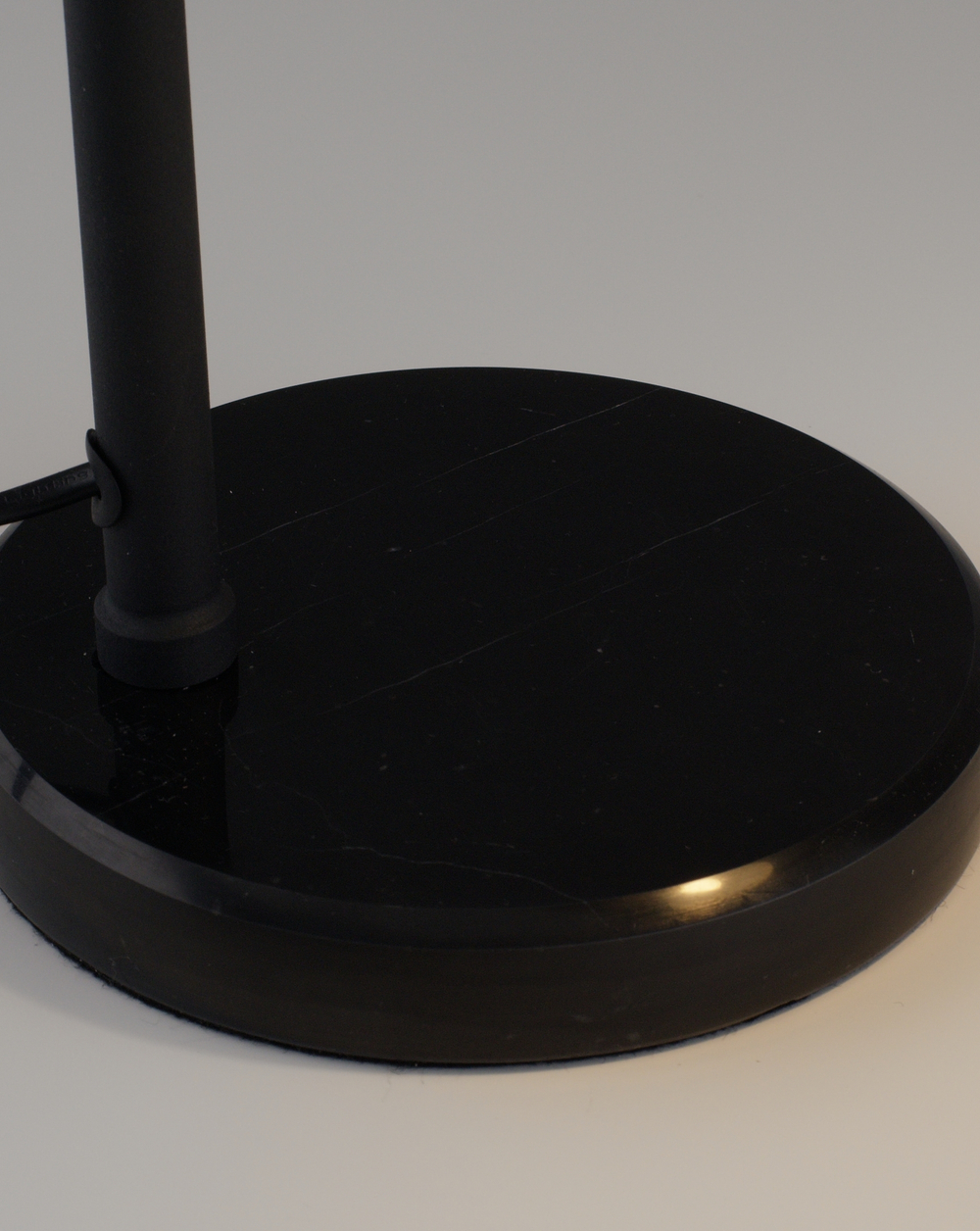 Лампа настольная Moderli V11337-1T Arco