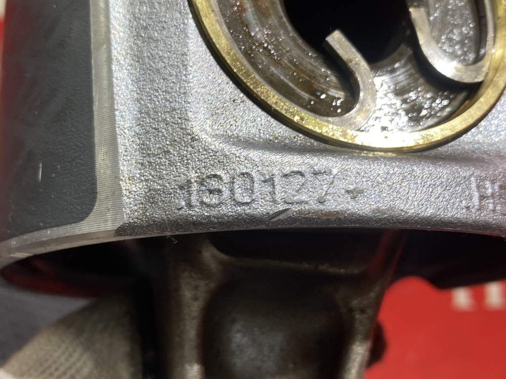 Поршень с шатуном 2018г