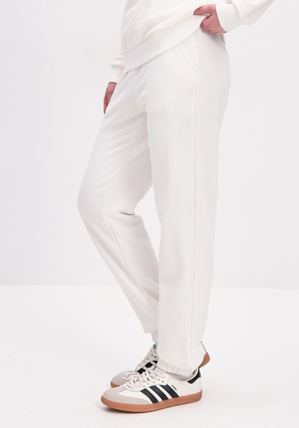 Спортивные брюки