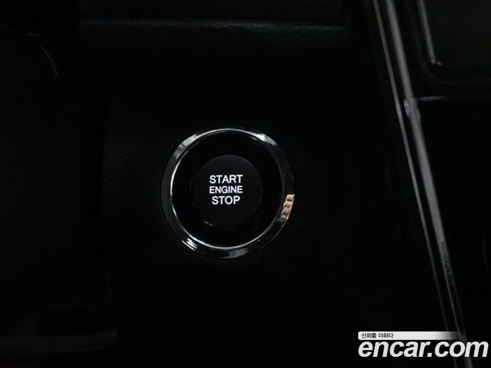 KG Mobility (Ssangyong) Very New Tivoli Бензин 1.5 2WD (09.2020)