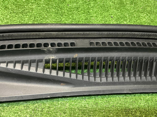 Жабо левая часть Suzuki Grand Vitara (2005-2016)