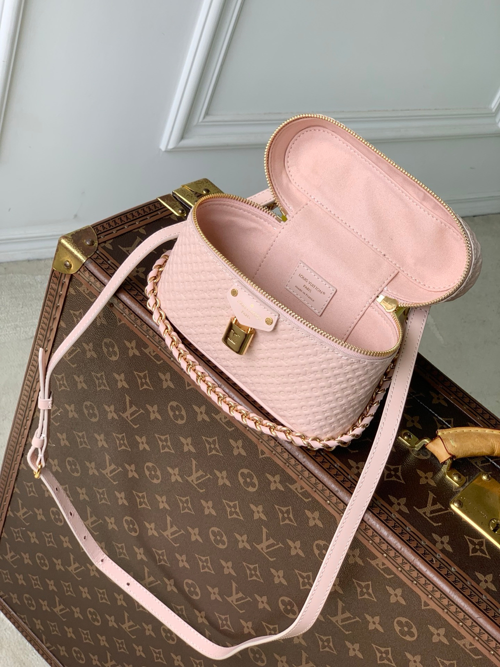 Louis Vuitton Vanity Chain Pouch