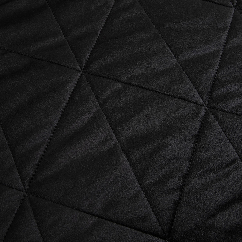 Велюровое покрывало в клетку и две наволочки OVL047