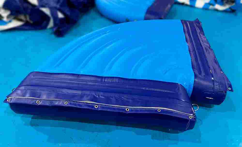 Надувной бассейн «Поймай осьминога» с водными модулями, 25*15*3,5 м