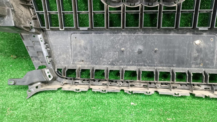 Решетка радиатора Audi Q3 1 8U (2011-2014)