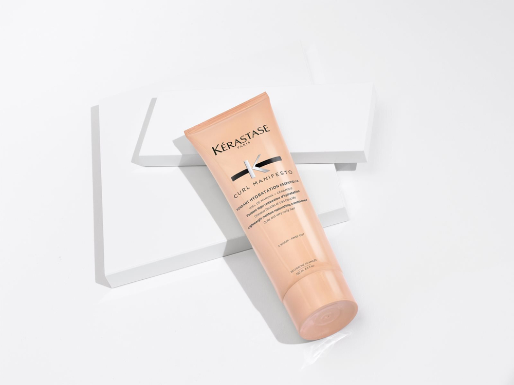 Kerastase Curl Manifesto Fondant Hydration Essentielle - увлажняющий и питательный кондиционер для кудрявых и волнистых волос /   250  ml  / GTIN 3474636968787